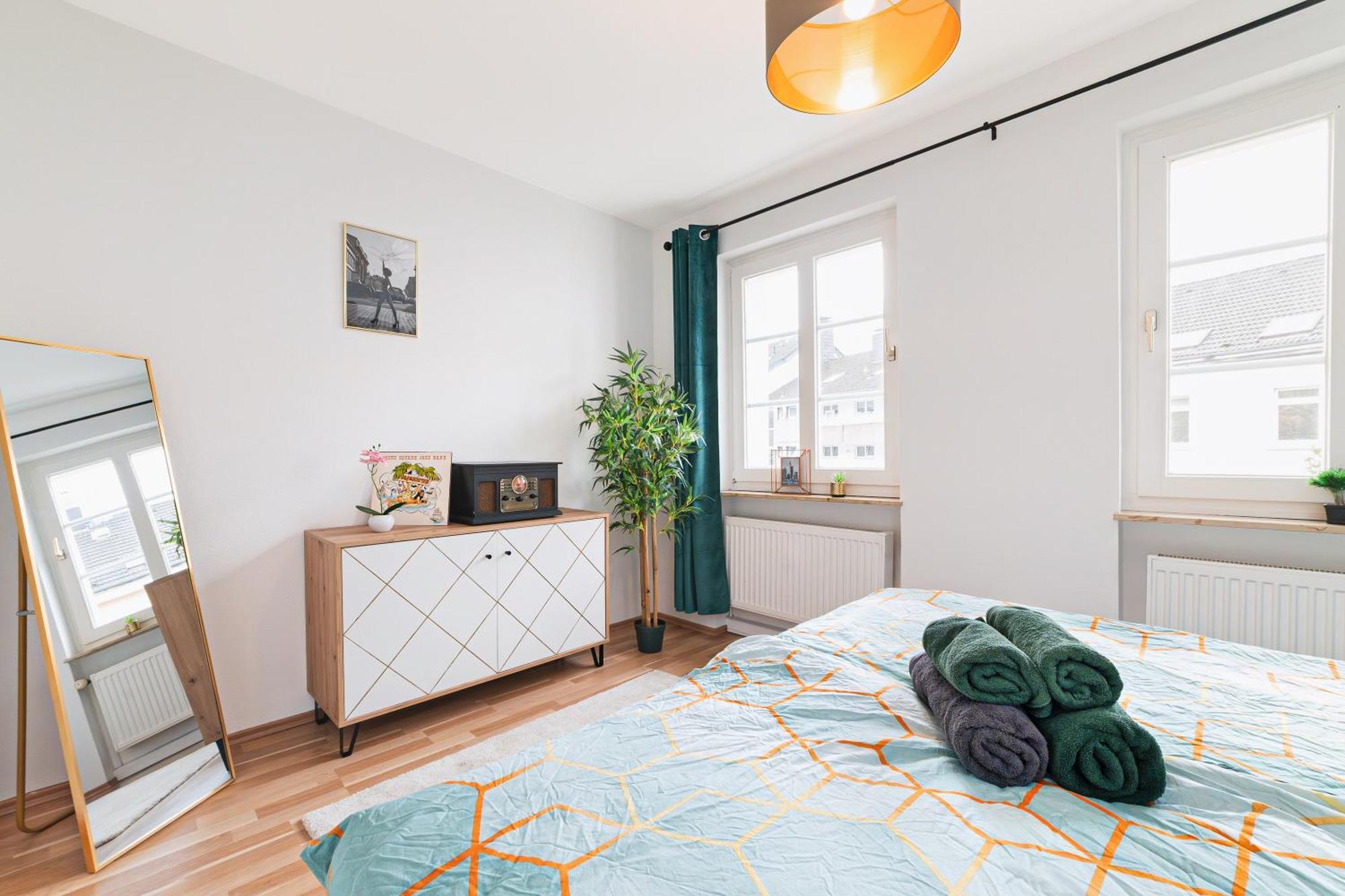 Smart Home - Wuppertal - Perfect For 6 Guests - Central - Netflix - Schwebebahn - Free Parking Zone Eksteriør bilde
